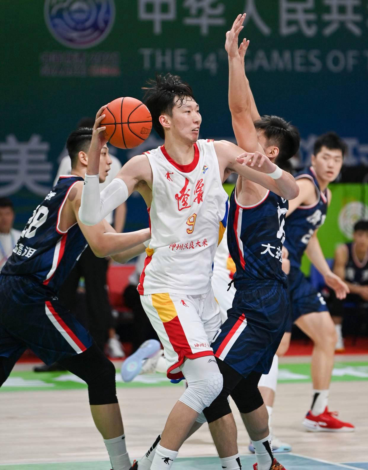 周琦因伤缺席重要比赛，球队遭遇三连败