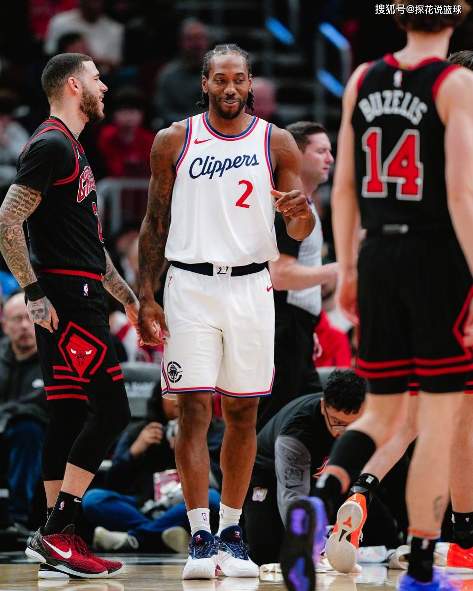 快船横扫小牛，领先西部榜首