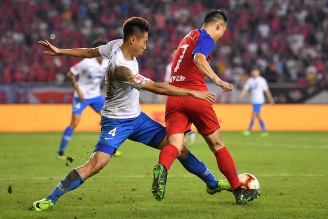 包含重庆斯威队力克对手，取得惊险胜利的词条