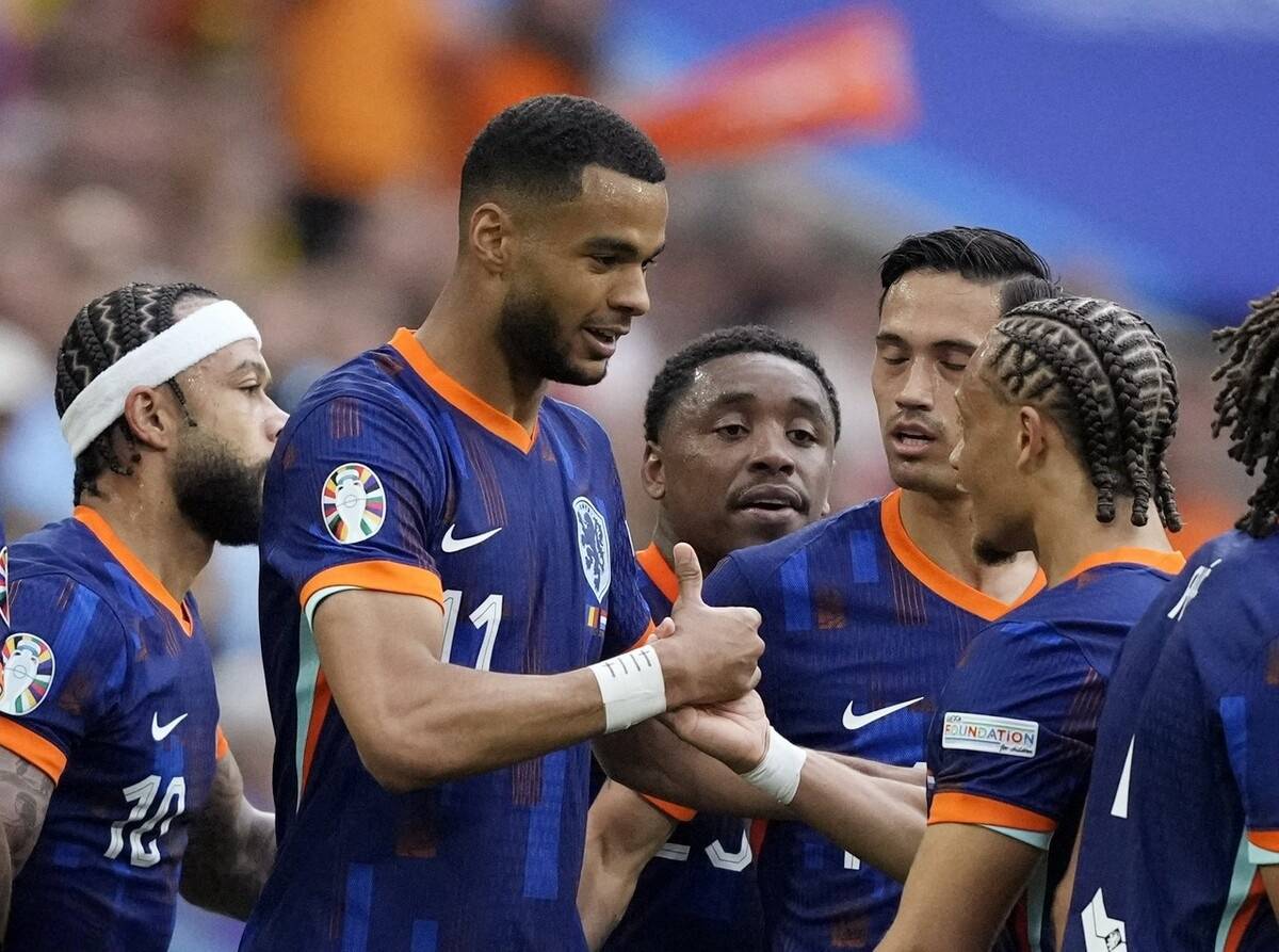 荷兰队表现稳固，赢得了一场紧张刺激的比赛