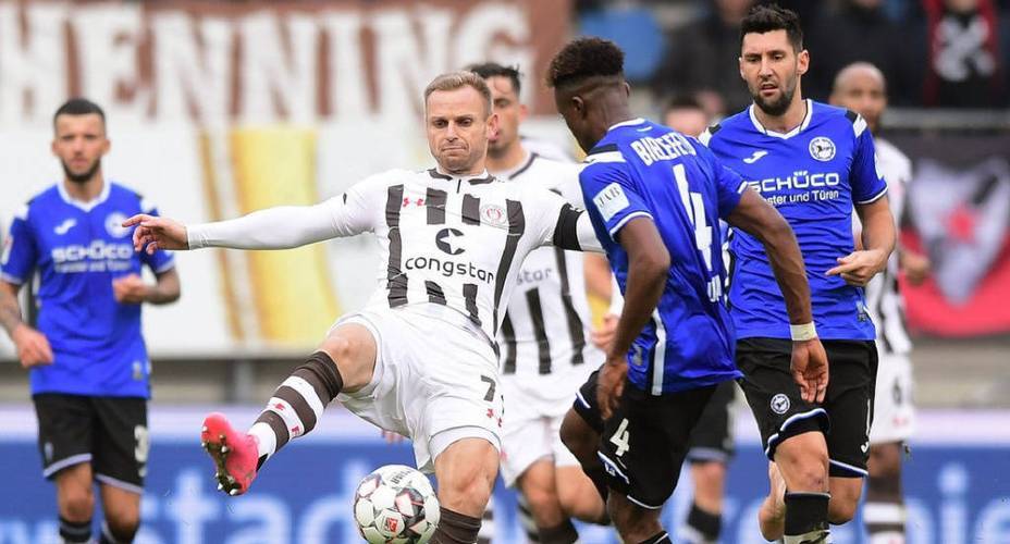 比勒菲尔德主场获胜，球队状态回暖