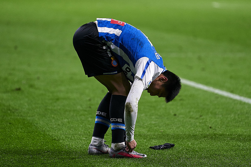 关于阿拉维斯客场失利，保级压力增大的信息