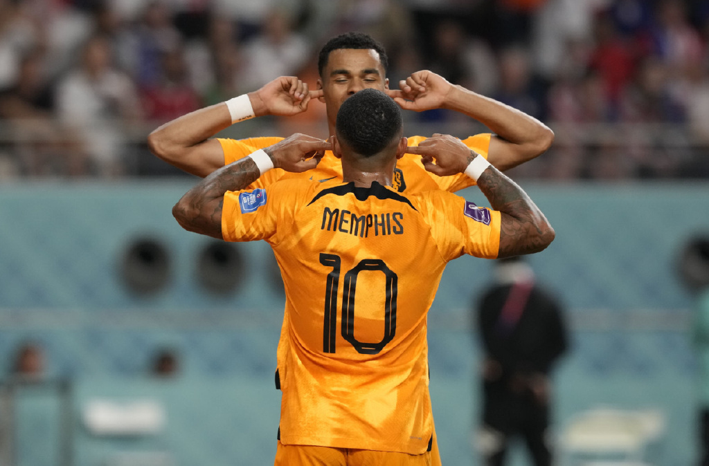 包含荷兰射出致命箭风采四射挺进的词条